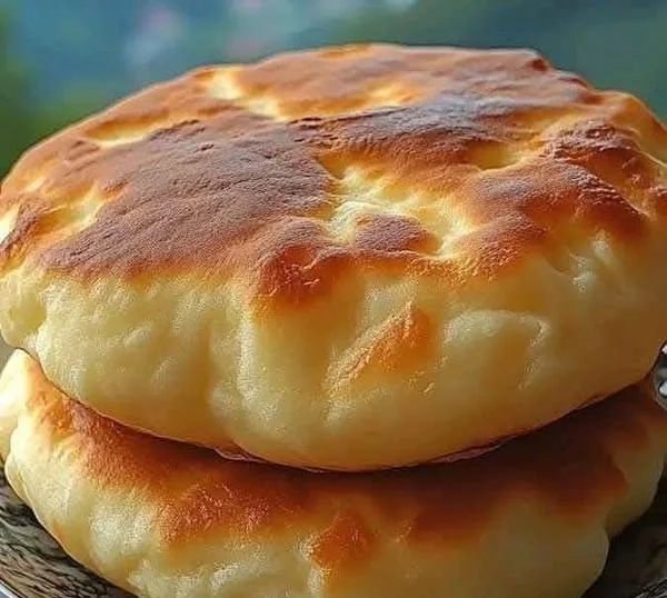 Fluffy cottage cheese cloud bread recipe for low-carb diets
